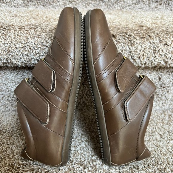 Gucci Women's Brown Leather Snap Strap Shoes . - Picture 13 of 16